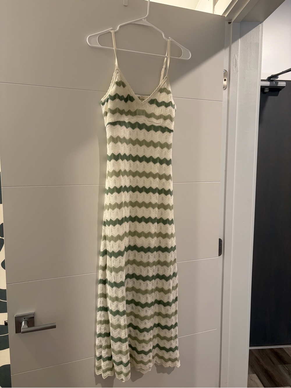 Green/white long dress - M